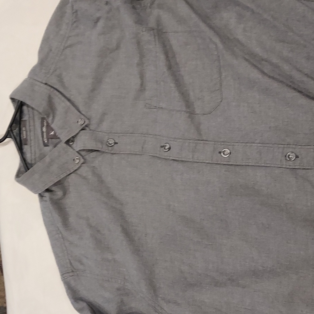 *Eddie Bauer Medium Gray Classic Fit Button Tab, Button Down Long Sleeve Shirt